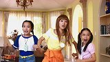 美琪美雪妈妈做了“奇特美食曲奇”，却吓跑了小蓝她们！