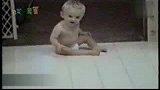 [搞笑]天才宝宝另类走路