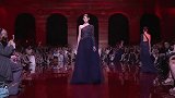 Elie Saab 春季时装秀，非常帅气干练的感觉！