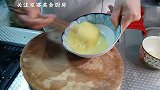 辣椒炒鸡蛋，不要直接放油炒，饭店大厨教你新吃法，下酒又下饭