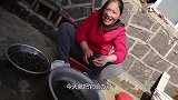 胖妹偷懒，老公下厨露一手，6斤香辣爆炒田螺，汤鲜味美，吃过瘾
