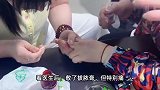 女子撕倒刺细菌感染致手指发黑化脓肿胀：十指连心，睡觉都能痛醒