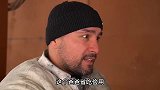 男孩看到爸爸鞋子坏了都不舍得买,最后他攒下钱来偷偷给爸爸买鞋