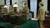 男子盯着八路妹子不顺眼 她反而发现重要电波
