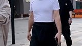 谁能赐我勇气，我也想穿裙子出街