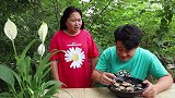 胖妹嘴馋水饺，老公买来鲍鱼当馅料，汤鲜味美，俩口子吃过瘾了