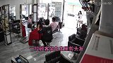 靓女一进店里来就泡帅哥，你怎么看