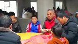 你们猜猜这是在哪吃饭呀