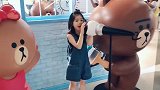 萌娃在唱歌呢，真的好可爱