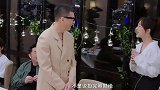 孙红雷耍赖欺负杨紫，杨紫以牙还牙出卖颜王，两人好像小学生