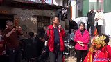 48岁大姐终于结婚，拜堂时感动流泪，新郎一看就是实在人！