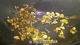 天凉时节别错过！酸辣酥肉汤做法揭秘，暖胃开胃全家爱喝