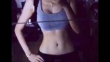 不用看脸就知道是个美女！真姑娘身材绝了