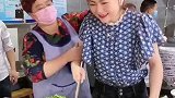 刚招的女学徒，看她的加肉方式，我一个月就要亏本