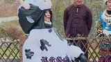 孔雪儿沈月上演女明星干架 孔雪儿 沈月两人玩游戏咋那么不一样呢，真的是各种反套路！哈哈哈