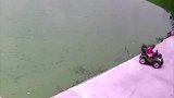 这才是真正的佛光护体，要不是监控拍下，打死我都不信