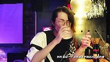 小伙用生命之水兑老干妈，第一口就懵了