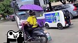 无人快递车和公交车僵持，妥妥的人工智障