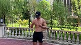 在家一根拉力器改善你的体态问题
