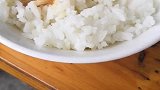 狗子：主人你先吃，吃完了给我整点！