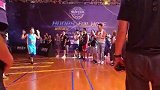篮球-18年-李群战队成员入场 周杰伦帅气亮相引阵阵欢呼-新闻