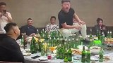 两瓶酒下肚，兄弟就变成这样了