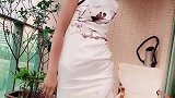 美女穿旗袍真是美，真是有品位！