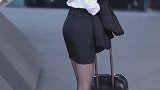 我妹妹是办公室的白领，也太漂亮了