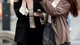 喝奶茶的小姐姐，好美哦