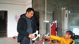 女儿赶作业，被包立春吐槽，桃子姐做一锅水煮羊肉，一家人吃爽了