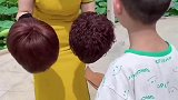 小孙子挑的假发真好看，戴上瞬间奶奶变妈妈