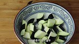 大厨教你烧茄子的正确做法，酸甜可口，开胃下饭，给肉都不换