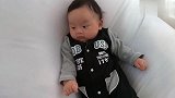 宝宝：咦，这么滑下去了啊，真好玩