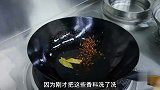 买的辣椒酱不合胃口，只能自己动手，无论拌饭炒菜，香辣过瘾