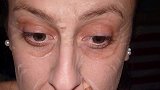 堪比特效的变老妆容，上妆后，女孩看着跟80岁似的！