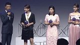 继捐款7000万后，郭晶晶前线做义工，网友：赞