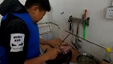 两瓶啤酒炖1只猪脚，小六问女儿味道如何，女儿竖起大拇指点赞