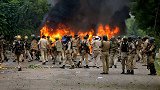 美英插手后，印度全国大骚乱，巴基斯坦趁机突袭，双方激烈交火