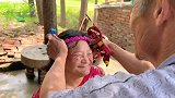 今天赶集给韩梅买了新衣裳和小卡子。锦衣玉食和满眼都是你，你会选择哪一个？