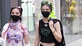 街拍成都时尚潮人，这些发型和时装我承认驾驭不了