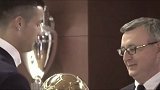 足球-17年-白衣翩翩不枉少年 C罗最新微电影《Cristiano Ronaldo》-专题