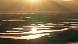 夕阳下的翡翠湖，还原