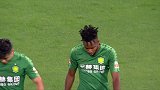 巴坎布禁区前停球过大 国安神锋自己都笑了