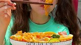 无骨鸡爪酸辣脆爽，Q弹入味，吃了就忘不掉的鸡爪来喽，集美们吃过柠檬无骨鸡爪拌黄瓜吗？美食好吃