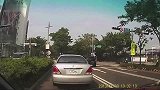 暴怒熊孩子发神经-玩命撞后车后疯狂逃逸