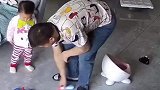 小飞机来喽，天然呆的宝宝可太可爱