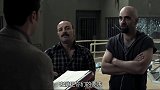 囚室211：警局派人来谈判，小伙却拖出来狱警的尸体，真残忍