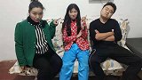 小两口吵架闹离婚，没想婆婆向着儿子不挽留，太逗了