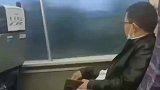 女子被查出癌细胞，去自疗途中爸爸一直望着窗外