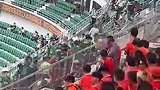 实拍山东泰山远征球迷赛前在工体高唱小乌龟之歌
